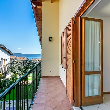 Julia's House Lakeview & Shared Pool - Happy Toscolano-Maderno