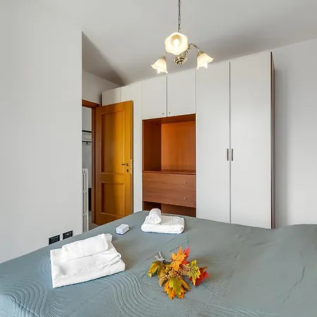 Julia's House Lakeview & Shared Pool - Happy Apartment Toscolano-Maderno