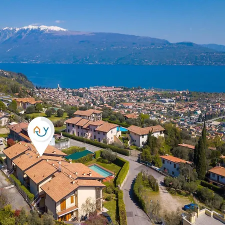 Julia's House Lakeview & Shared Pool - Happy Apartment Toscolano-Maderno